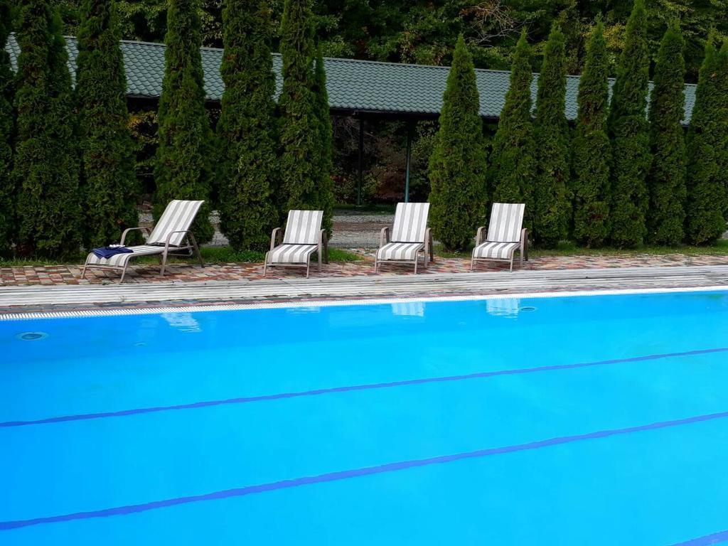 Rancho 555 Guest House Ujhorod Exterior foto