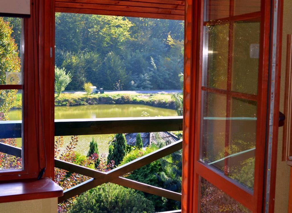 Rancho 555 Guest House Ujhorod Exterior foto