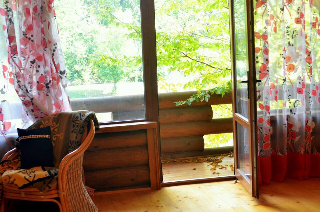 Rancho 555 Guest House Ujhorod Exterior foto