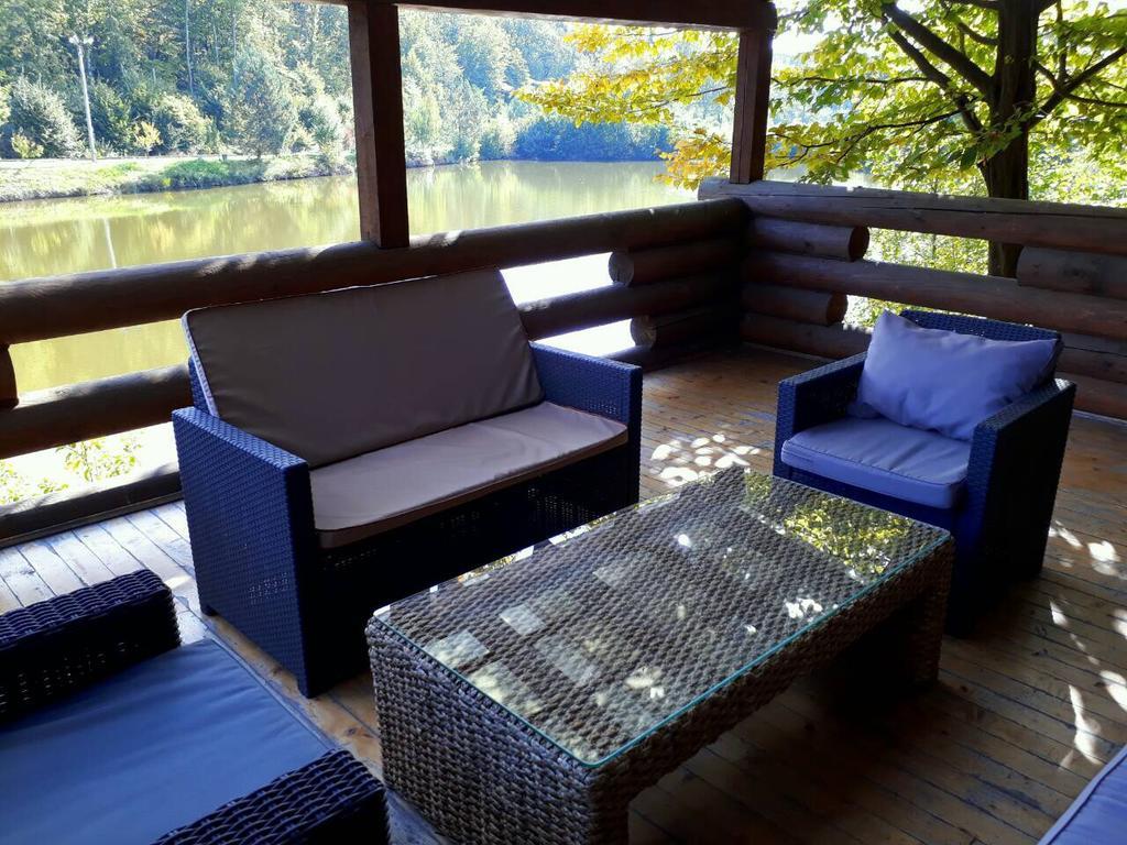 Rancho 555 Guest House Ujhorod Exterior foto