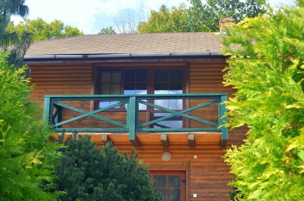 Rancho 555 Guest House Ujhorod Exterior foto