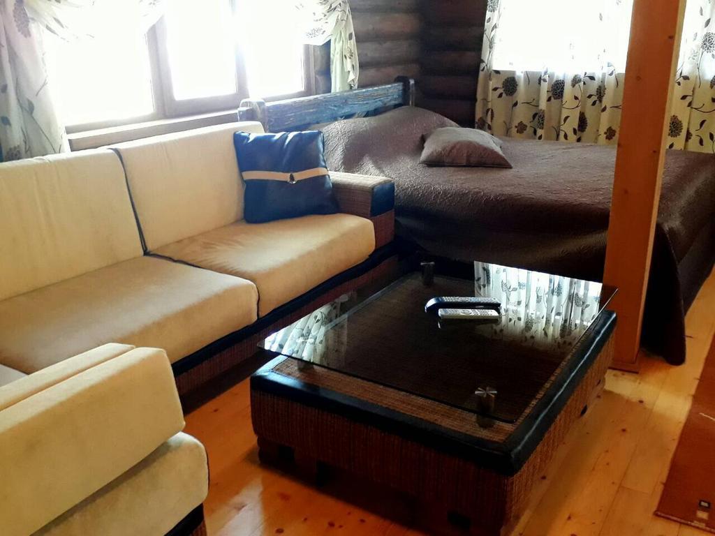 Rancho 555 Guest House Ujhorod Exterior foto