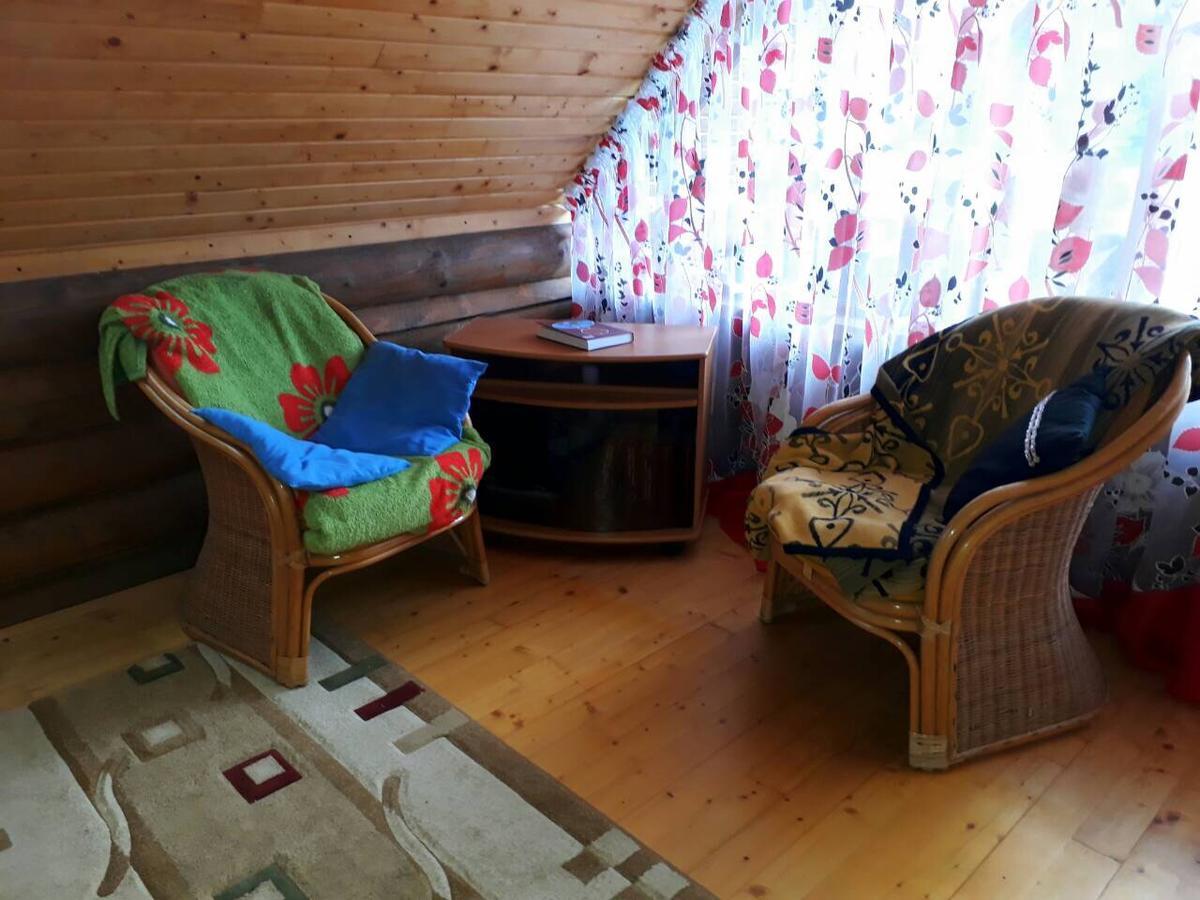 Rancho 555 Guest House Ujhorod Exterior foto
